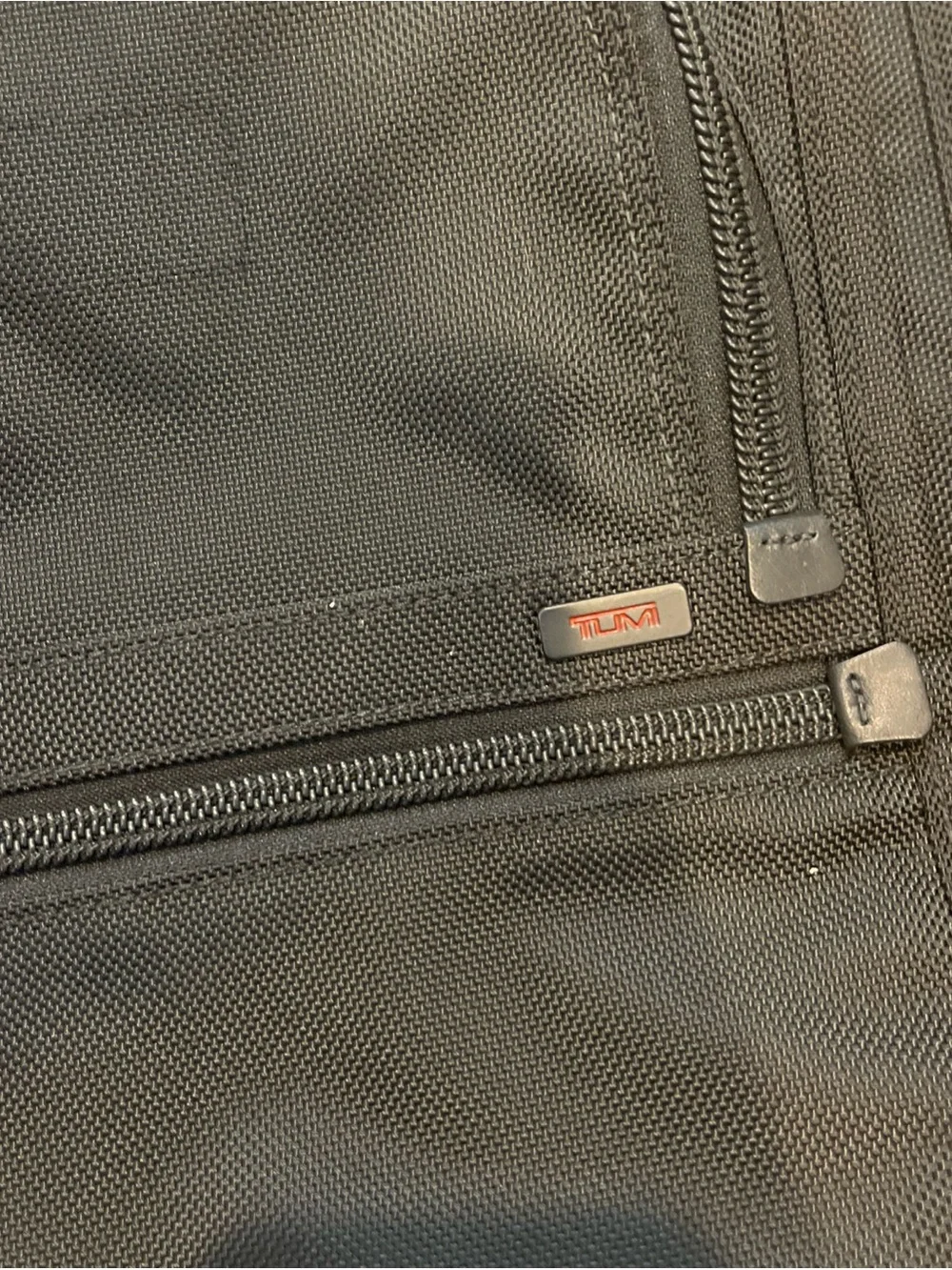 TUMI Alpha Classic Garment Bag Bifold Travel Ballistic Nylon Black Strap Dustbag
